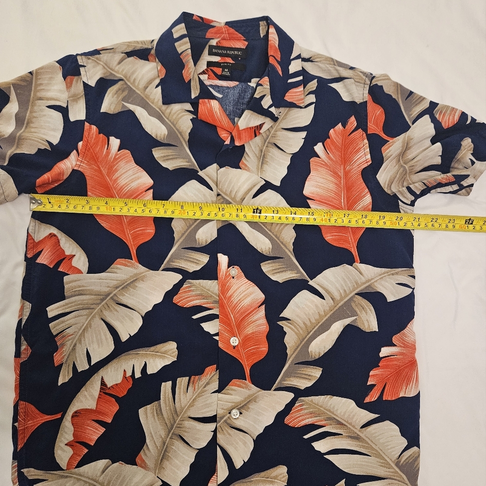 Banana Republic Blue and Red Casual Button Down Shirt